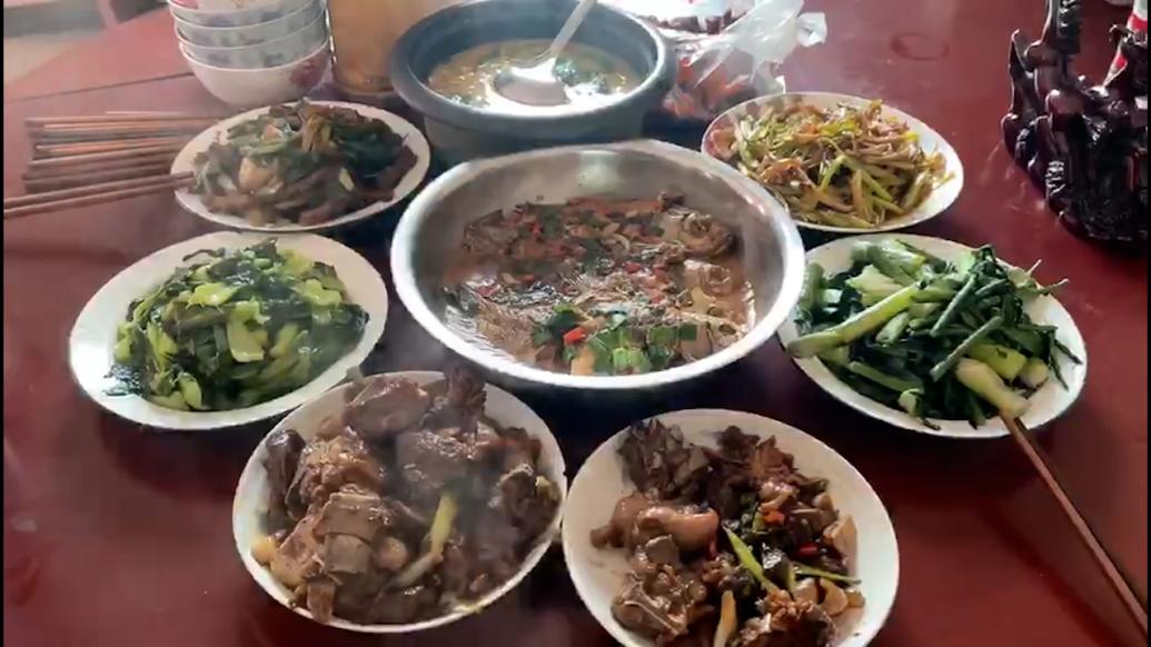江西農(nóng)家柴火灶燒出團(tuán)圓味