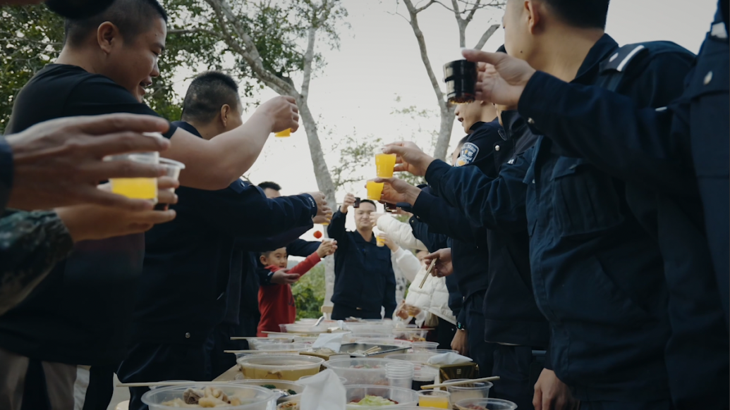 抵边警务室的除夕夜：和警属团聚吃一顿特殊年夜饭