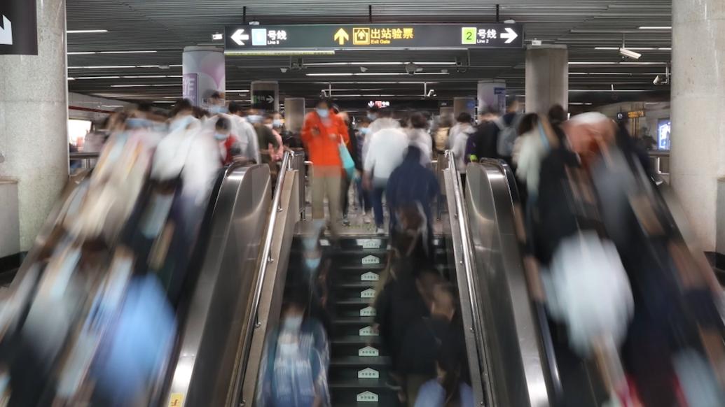 春节返程高峰来临，上海地铁1、2、10号线今晚定点加开