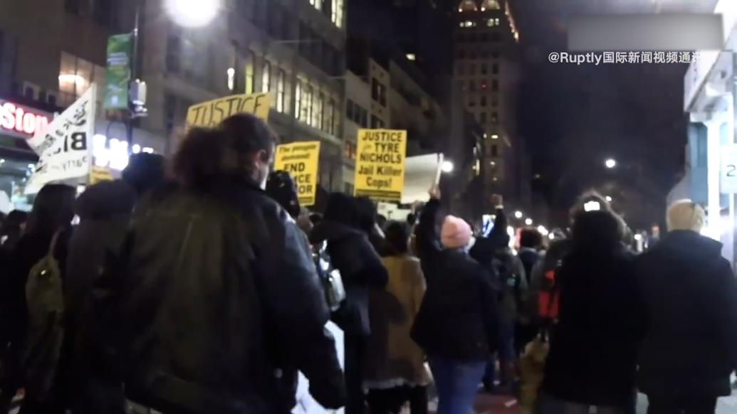 纽约数百人抗议警察暴力执法