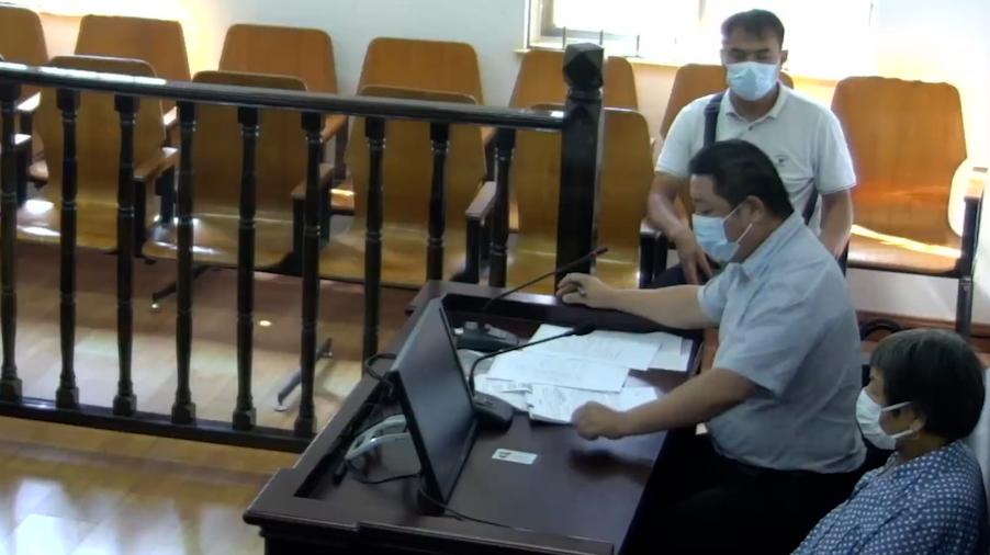 上海一六旬阿姨騎電動三輪車被寵物狗撞倒致骨折,獲賠15萬