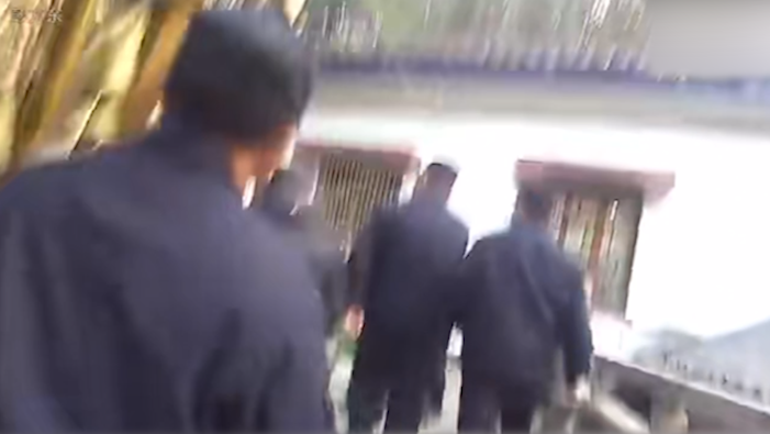 旧居民房暗藏赌博窝点被民警一锅端