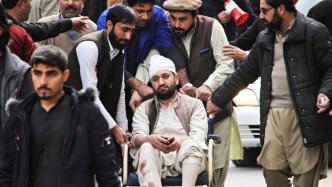 早安·世界｜巴基斯坦清真寺爆炸已致61死，塔利班宣称负责