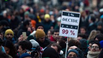 反對提高退休年齡至64歲，法國再次舉行跨行業大罷工
