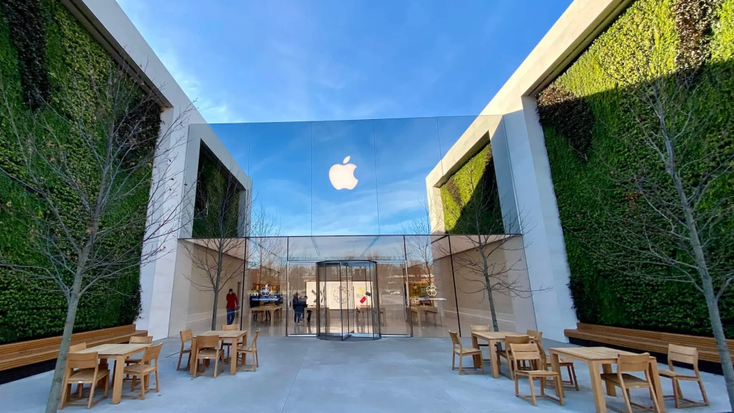 苹果营收创6年最大降幅，库克：当季iPhone销售将增长