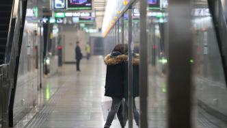 地铁关门警示音响时“冲刺”上车受伤，乘客起诉索赔被驳回
