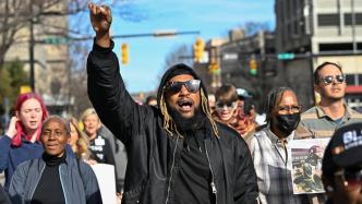 非裔男子遭警察殴打致死，全美多地爆发抗议
