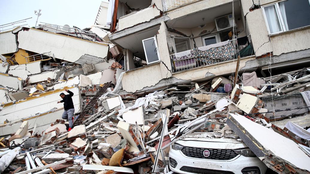 连续强震！土耳其一日内两次7.5级以上地震，已致1388死