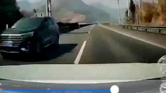 黑色SUV高速逆向行驶，行车记录仪拍下惊险瞬间