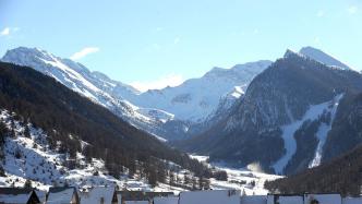 有中国公民在阿尔卑斯山遇雪崩不幸伤亡，中领馆发布安全提醒