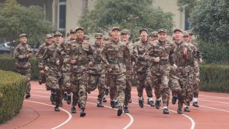国奥队集训首日开展军训，未来还将进行全面体能基础训练