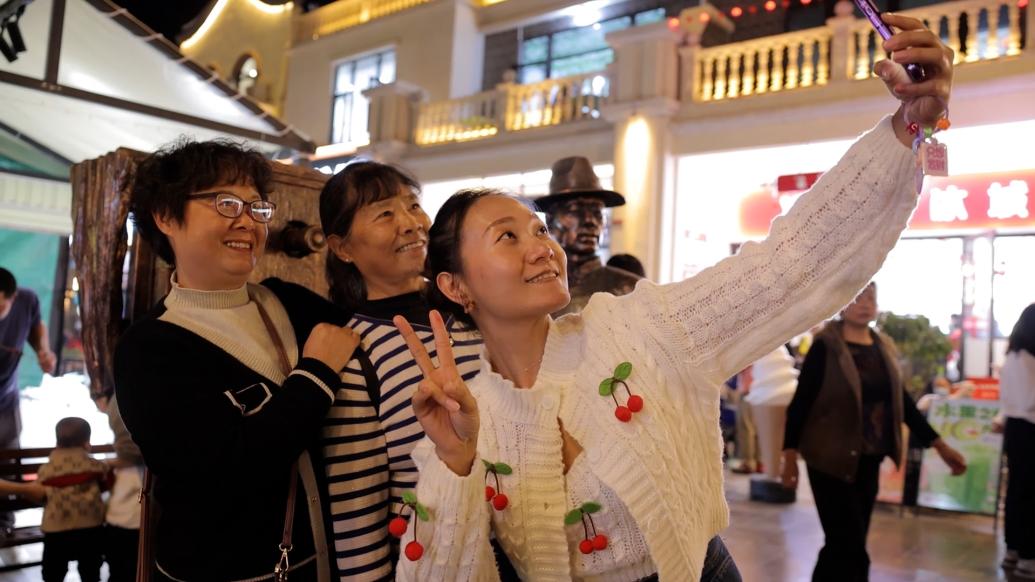 百年老街煥新生!云南開遠(yuǎn)游人消費(fèi)熱情高漲