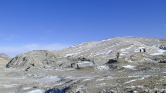 新疆伊宁最大冻土深度突破近40年历史极值