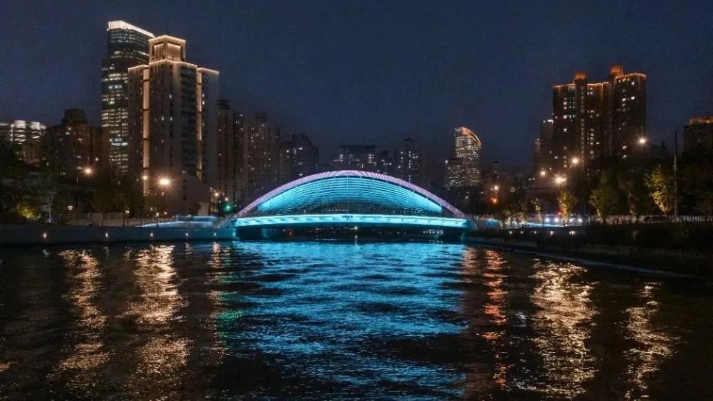 上海昌平路桥桥底即将“点亮”，实现360度灯光全覆盖