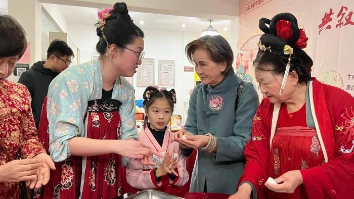 穿越海峡的新春祝福｜两岸多地共庆元宵：虽隔千里，情谊相连