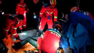 湖北宜昌一男子深夜坠入60米悬崖，消防救援