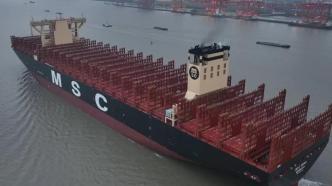 全球装箱量最大集装箱船在江苏太仓出江试航