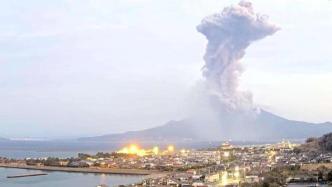慢直播丨日本樱岛火山再次喷发，烟柱高达2400米