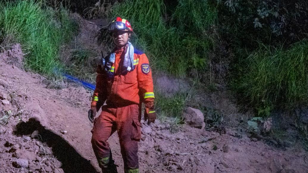 消防員在重慶山火撲救中表現突出榮獲個人二等功