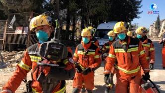 中国救援队在土耳其安塔基亚市灾区开展24小时不间断搜救