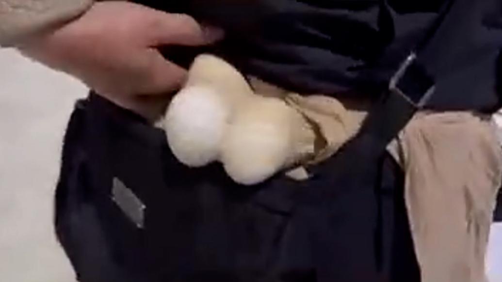昆明海關查獲人身綁藏鴨仔蛋
