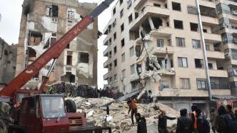 叙利亚记者：民众“徒手”上阵参与救援，非常团结