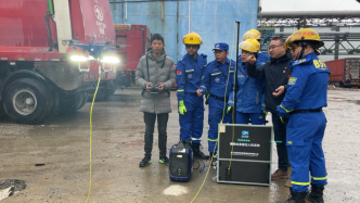 中国造无人机照亮地震救援现场：晚间可持续大范围照明