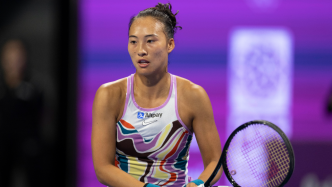 WTA1000迪拜站：郑钦文赢下中国德比，2比0战胜张帅