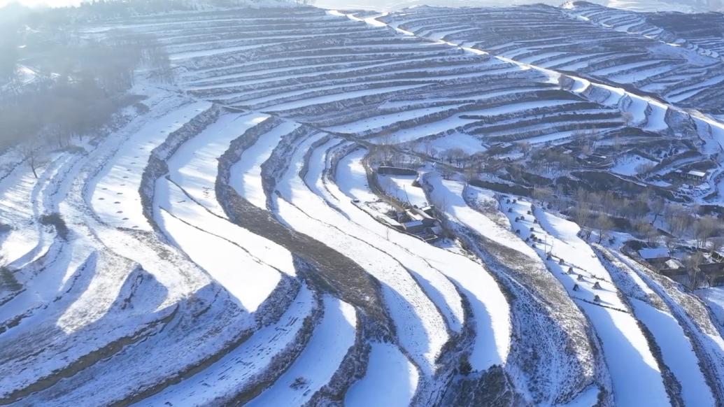 瞰见｜甘肃白银：春雪漫卷华家岭