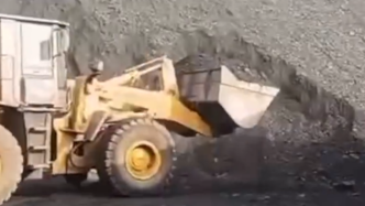 内蒙古阿拉善左旗煤矿坍塌救援持续，有51人失联