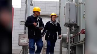26歲女電工寫20萬字筆記練成行業天花板