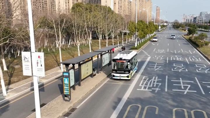 安徽首条自动驾驶公交线路进入常态化运行