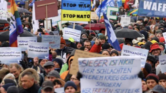 德国爆发大规模示威游行，抗议北约向乌克兰提供武器