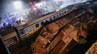 希腊火车相撞致36死，幸存者回忆撞击瞬间：噩梦般的10秒