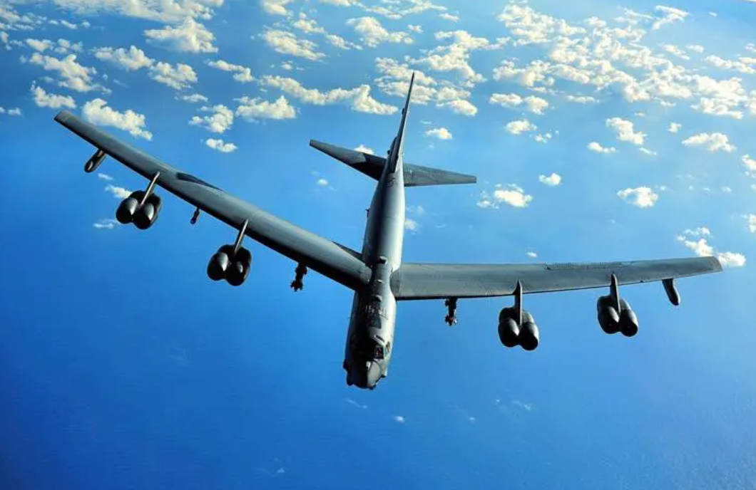 美B 52轰炸机再次飞临朝鲜半岛,韩美即将重启战区级联演