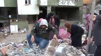 土耳其地震中的叙利亚难民陷入两难境地