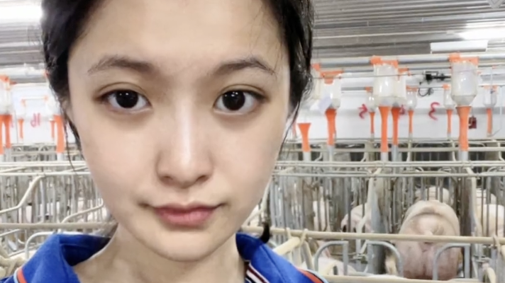 湖南24岁女生回应大学毕业养猪：年薪10万，很有意思