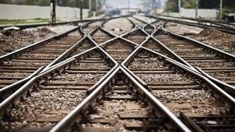邱华康委员建议高标准规划建设沿淮铁路，形成“第二陇海线”