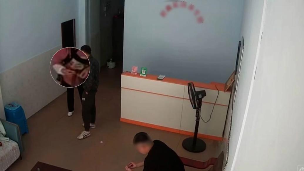 4名男子用廉價項(xiàng)鏈冒充黃金詐騙被抓獲