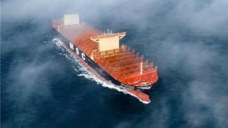 全球最大级别集装箱船在沪交付，比目前世界最大航母长60多米