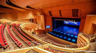 临港演艺中心启用，滴水湖畔首个超800座剧场亮相