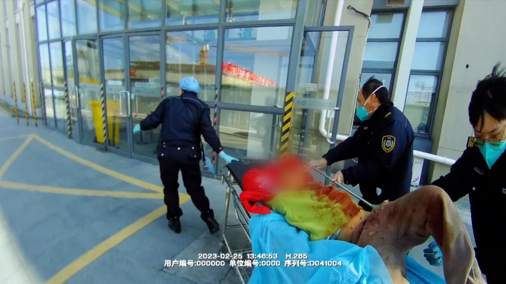 上海两名孩童单独玩耍自行车受伤，家长照护不可忽视