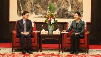 司法部部长贺荣会见香港特别行政区行政长官李家超