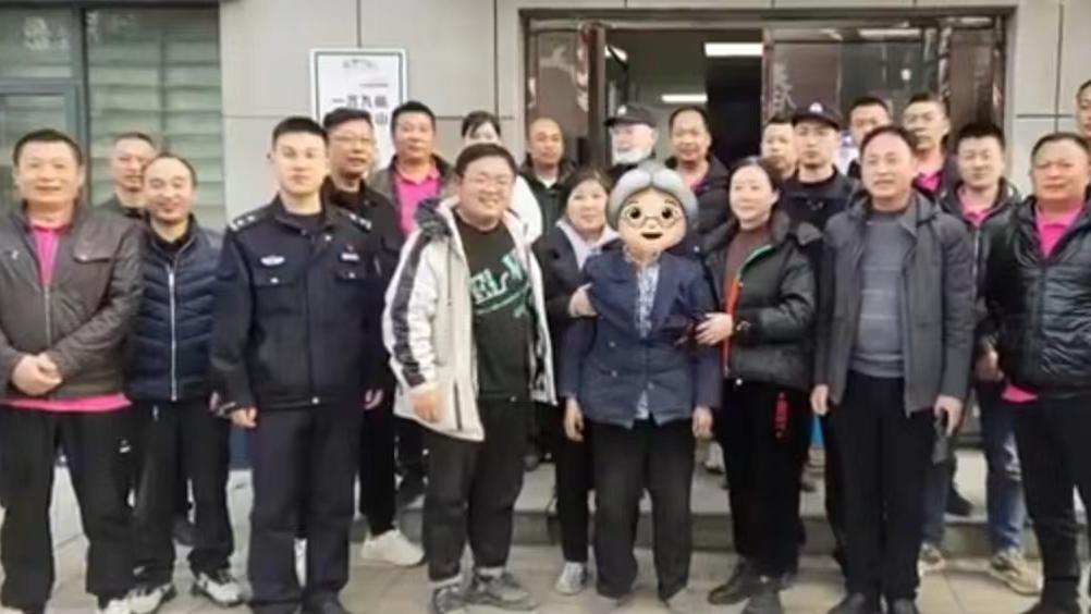 八旬老人迷路走丟,民警暖心助其歸家
