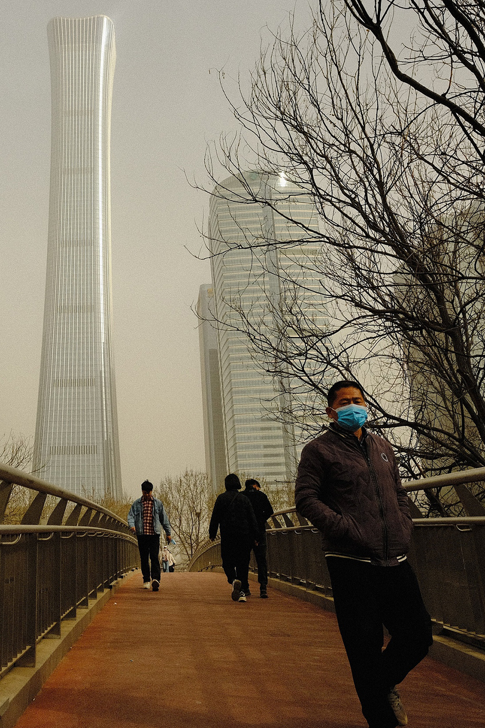 2023年3月22日，北京，朝阳区CBD中国尊建筑群附近，沙尘天气明显。.jpg