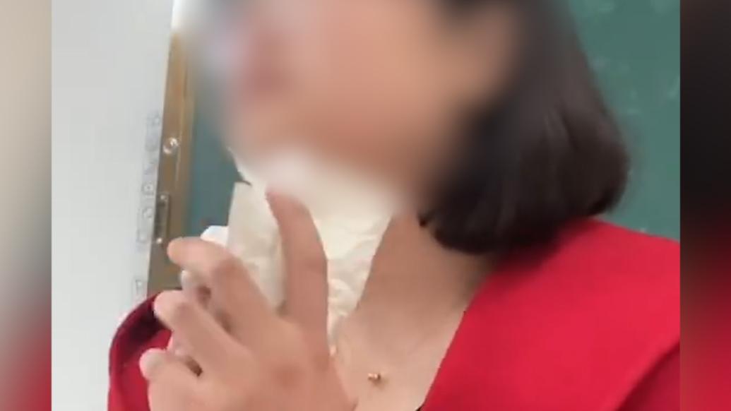 老师用一张纸生动描述语言暴力的伤害性