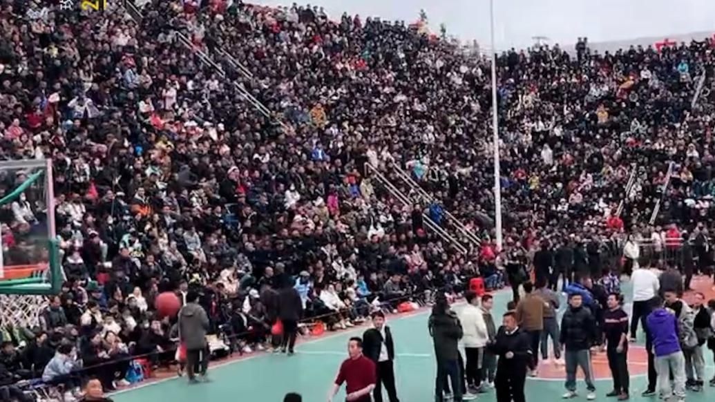贵州“村BA”总决赛现场观众：停车位和座位免费，现场氛围感拉满