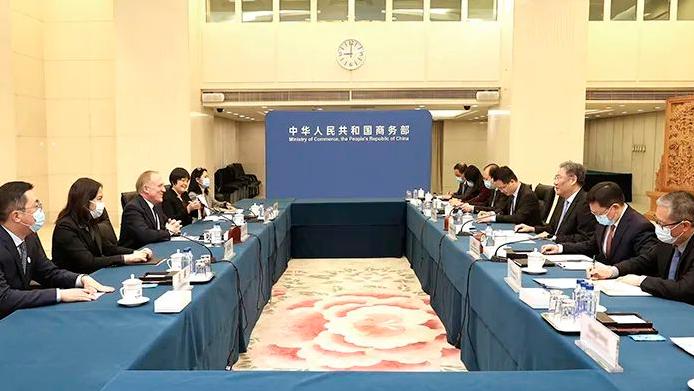 3天时间，商务部部长会见7家外企高管