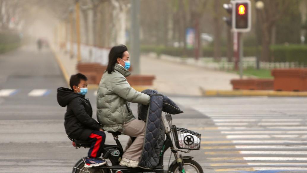生态环境部回应强沙尘暴原因：蒙古国罕见回暖，强烈大风南下