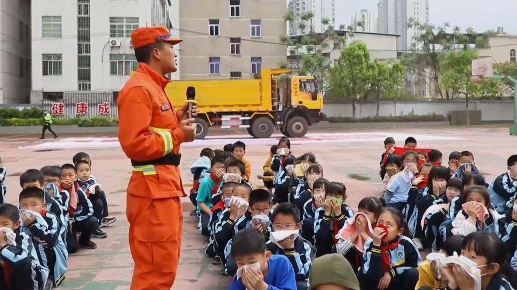 福建龍巖安全宣傳進(jìn)校園